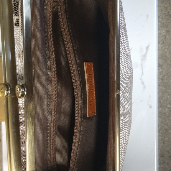 Hobo Lauren Clutch - Picture 10 of 15